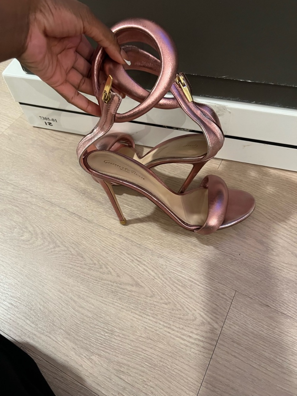 Gianvito Rossi Metallic Rose Pink Circular Accent Slingback Heels - Picture 5 of 8